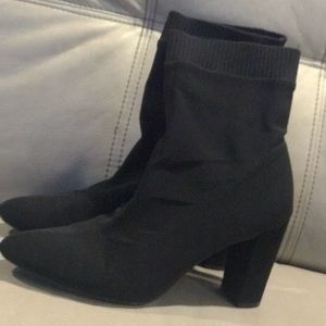 Simply Vera Vera Wang black sock booties - Size 8